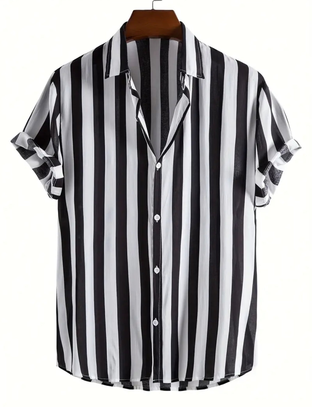 Camisa a rayas verticales en blanco y negro