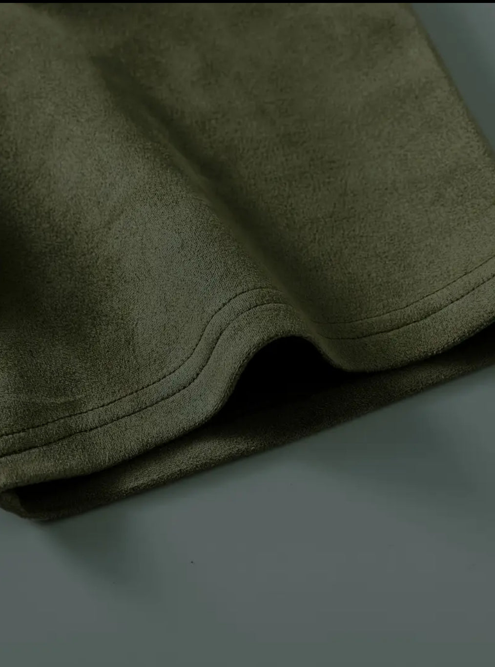 Polo Oversize Verde Oliva Textura Suede