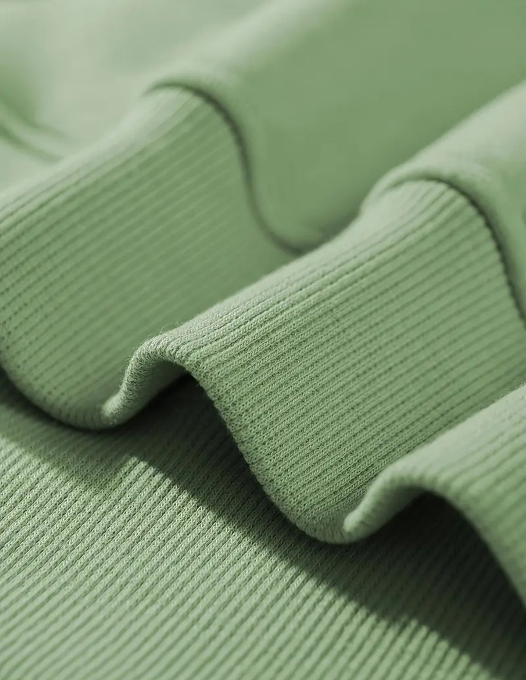 Polera Verde Oliva Minimalista – Estilo Casual