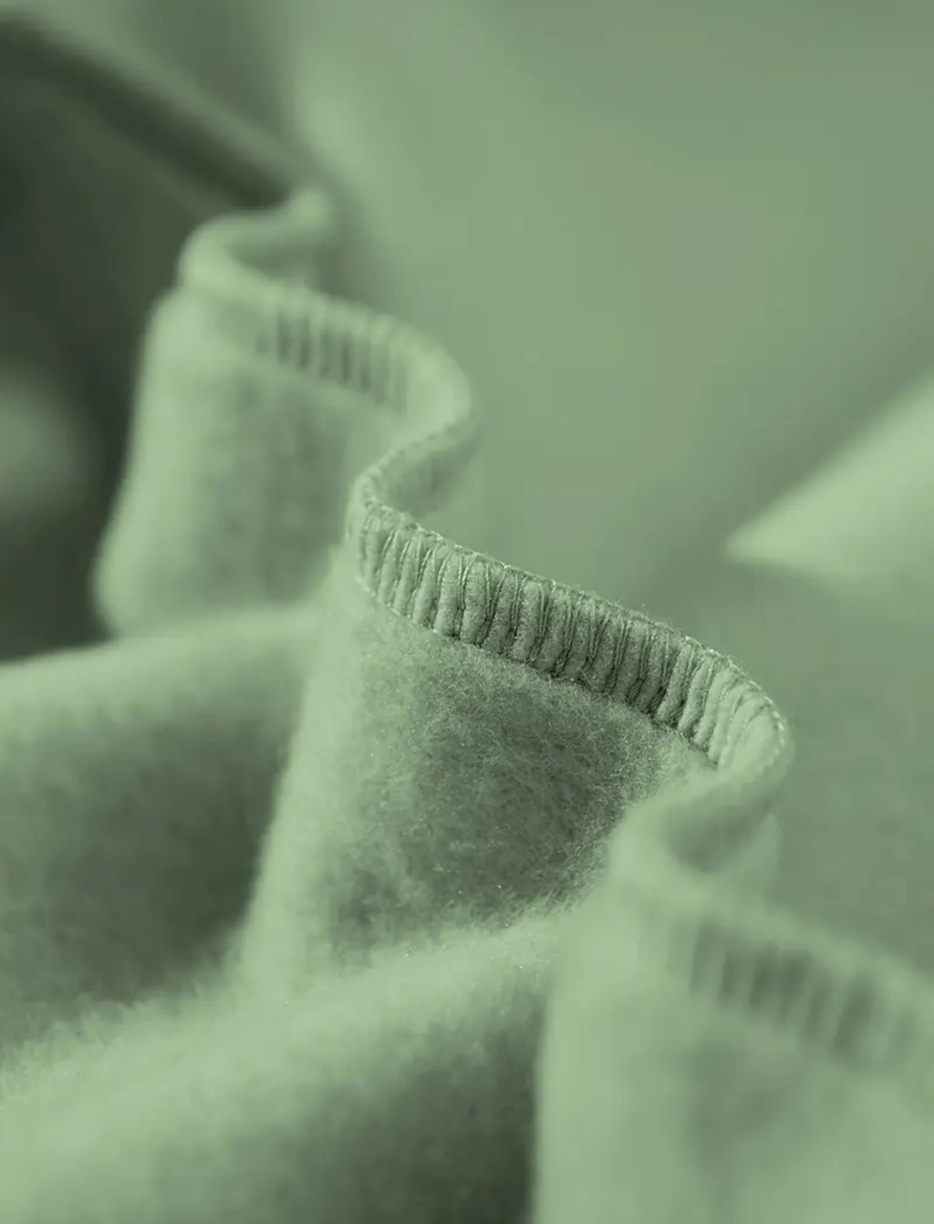 Polera Verde Oliva Minimalista – Estilo Casual