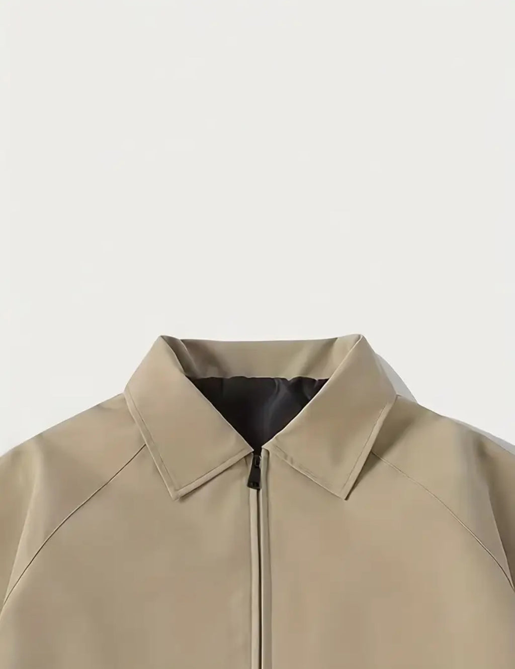 Casaca Beige Clásica para Hombre – Estilo Deportivo y Casual