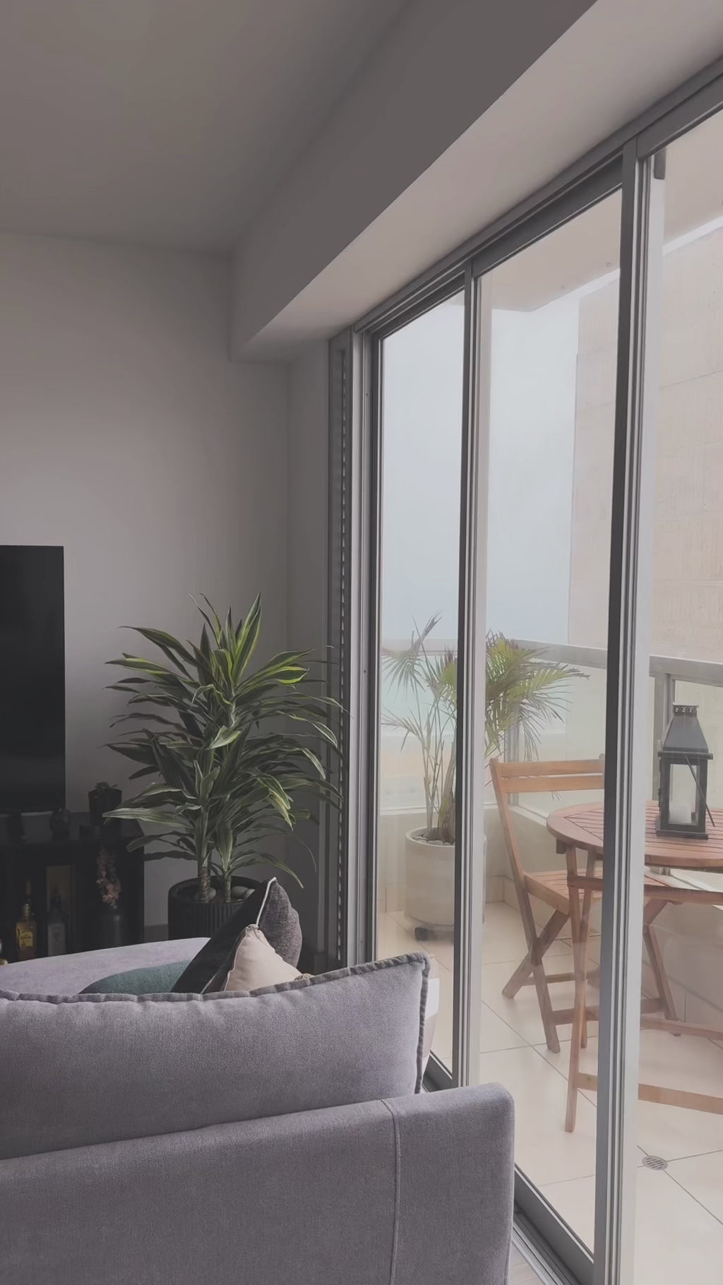 Casaca Beige Clásica para Hombre – Estilo Deportivo y Casual