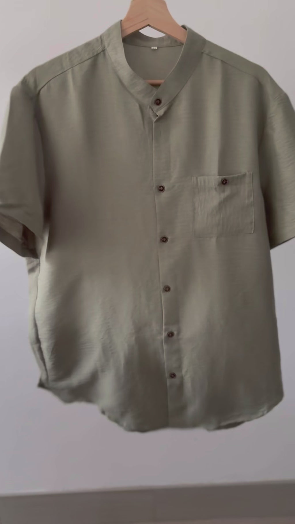 Camisa Verde Olivo de Manga Corta – Estilo Fresco